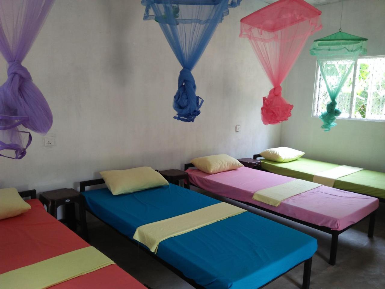 Helena Hostel Dikwella Eksteriør bilde